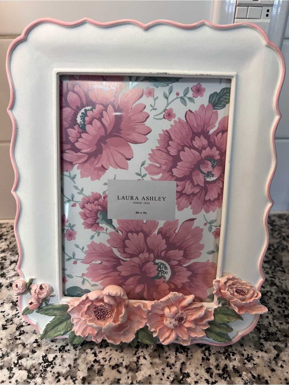 🌸 Laura Ashley White and Pink Floral Embellished Picture Frame 🌸 NWOT